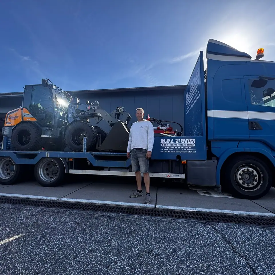 Giant G3500 afgeleverd aan M.C.L. van der Hulst, Zevenhoven