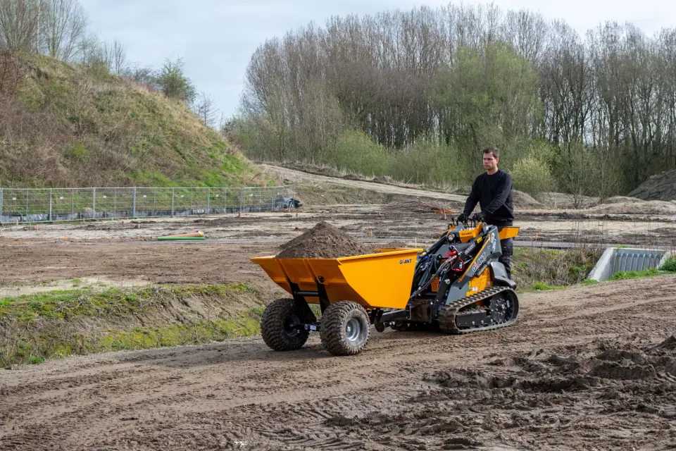 Giant machine aan het werk op locatie