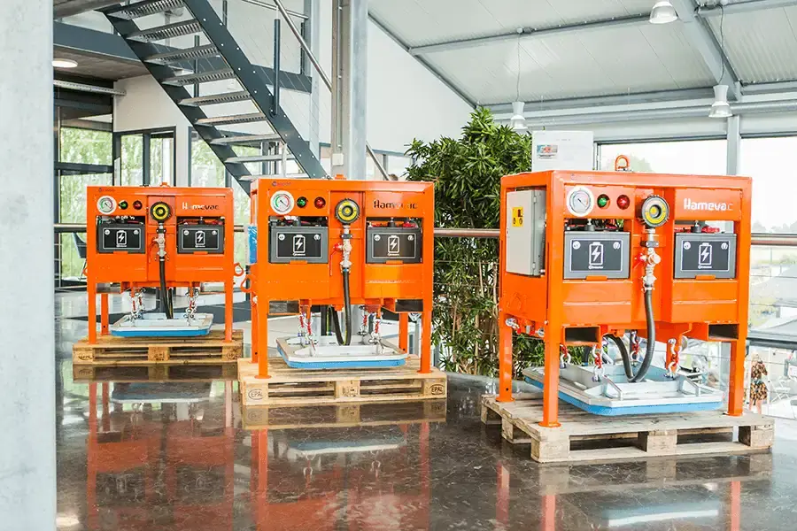 Hamevac vacuümheffers in de showroom